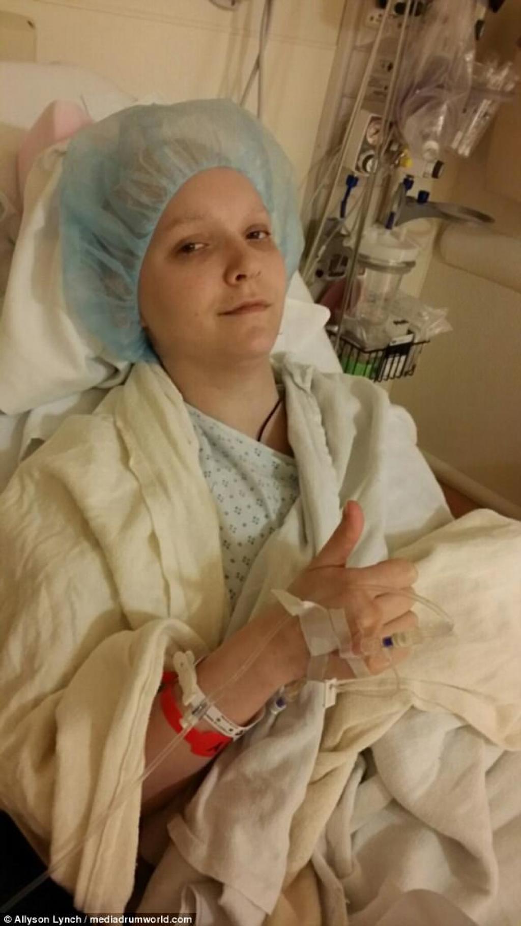 Кейт перенесла операцию. Операция по удалению груди. Операция на грудь онкология. После операции молочный железы.